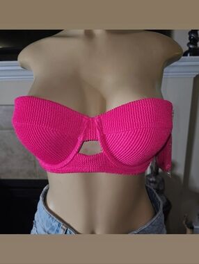 NWT Shade & Shore Bikini Top 34C Hot Pink Pucker Textured Light Lift W/ Straps.